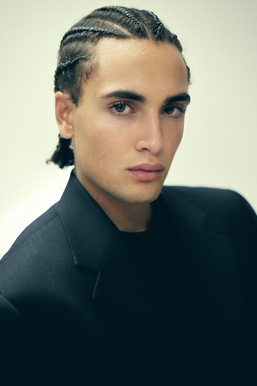 Model: LeonardoJ