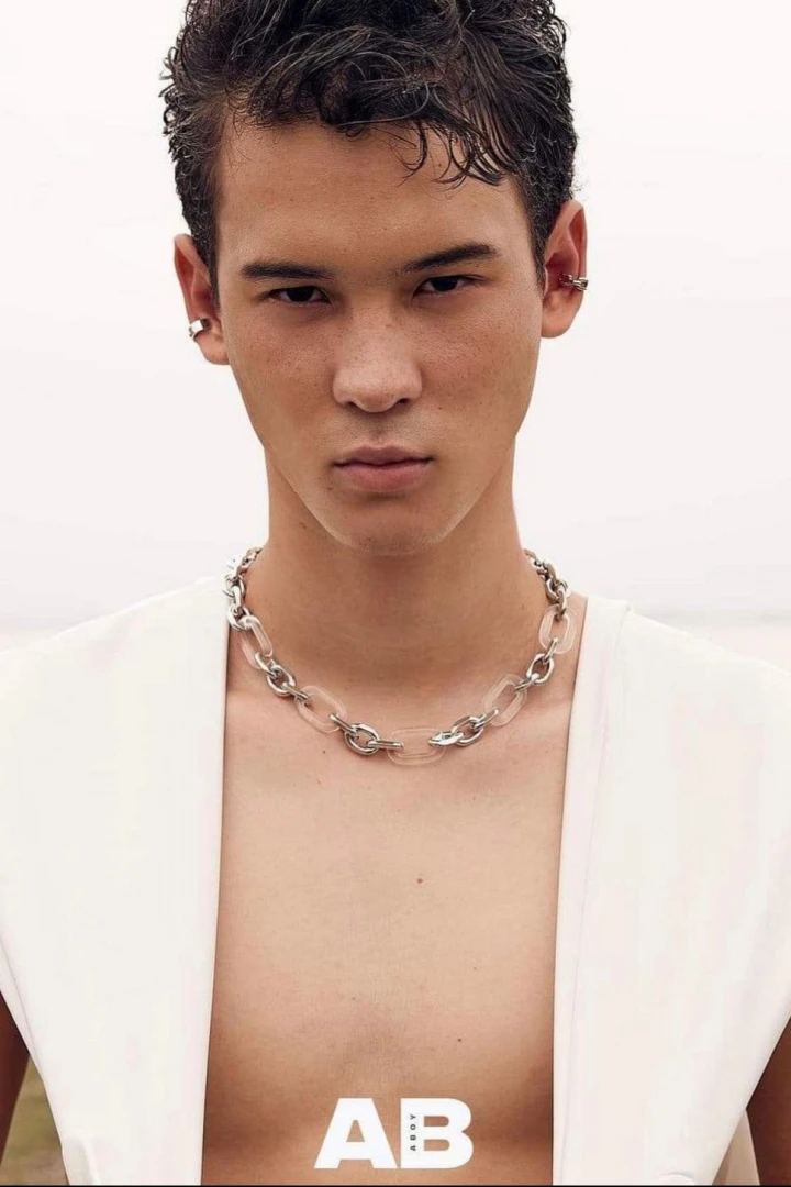 Model: Kris