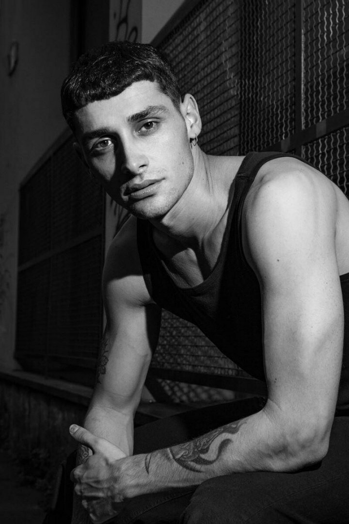 Model: NicolòV